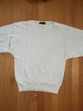 Vintage White Made in Italy Women's lightweight Sweater Batwing sleeve, 1970's